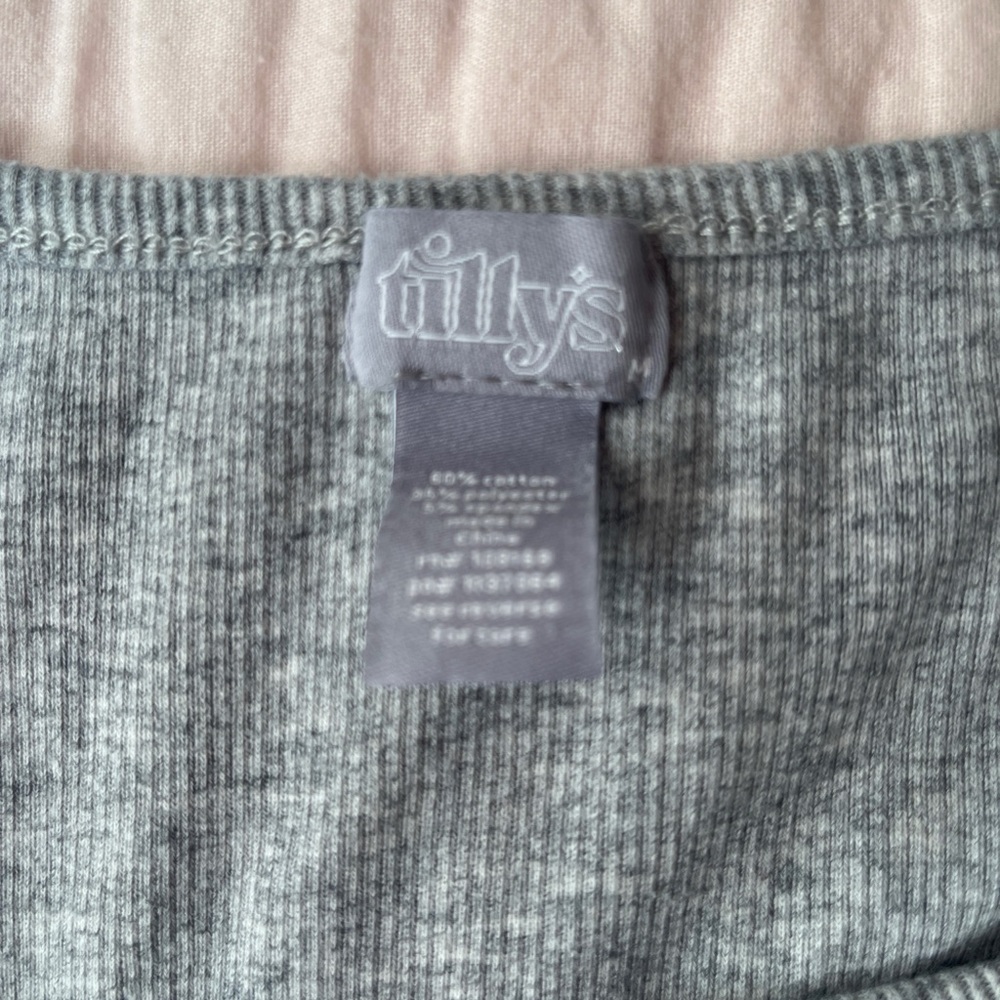 Tilly's Heather Gray Ribbed Tee